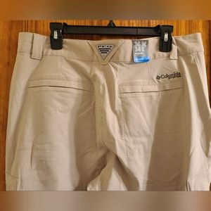 Columbia Omni Shade size 36x34 khaki color